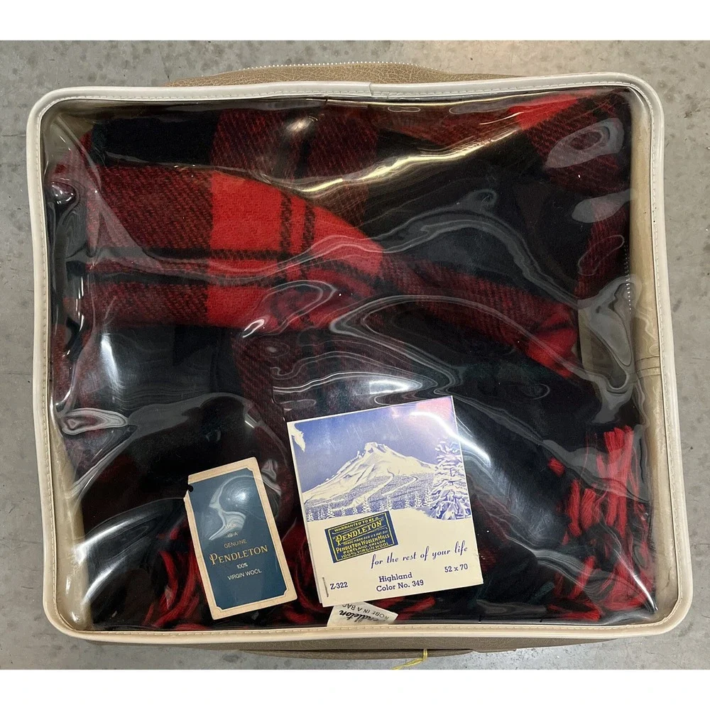 Vtg Pendleton Robe‎ in a Bag Wool Red Navy Blanket Stadium Plaid Highland 52x70